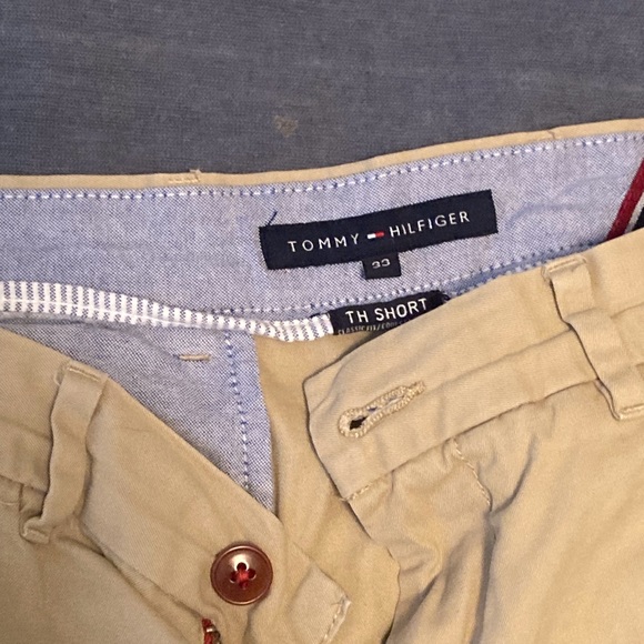 Tommy Hilfiger Shorts - Picture 2 of 2